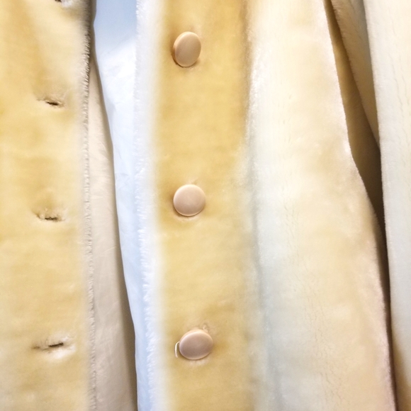 Extra Warm Luxurious Winter Oversized Coat - Picture 2 of 7